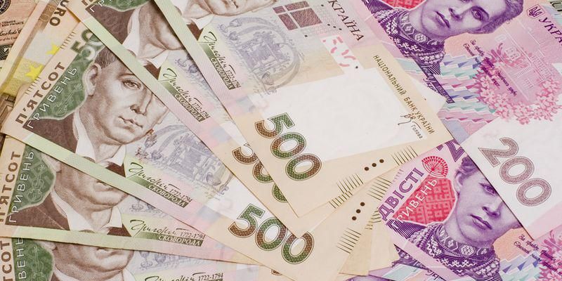 Українські заробітчани за рік переказали додому з Чехії чималу суму грошей