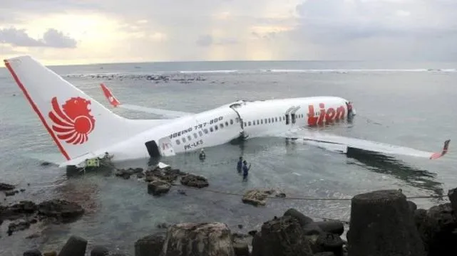 Авіакатастрофа пасажирського літака 