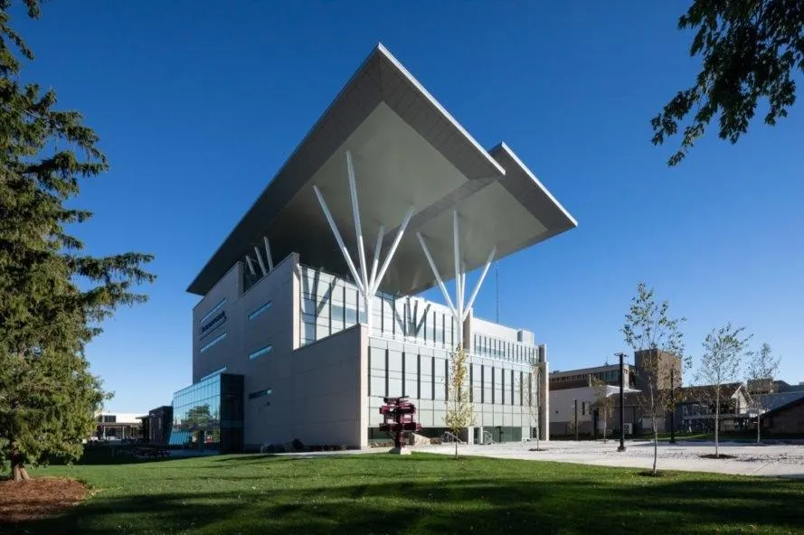 Канада будівля сонячні панелі Канада будівля сонячні панелі