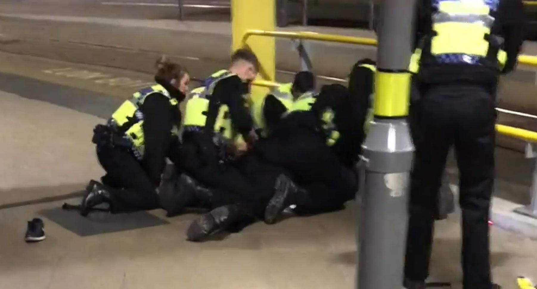 Поліція Великобританії розглядає напад з ножем у Манчестері, як теракт