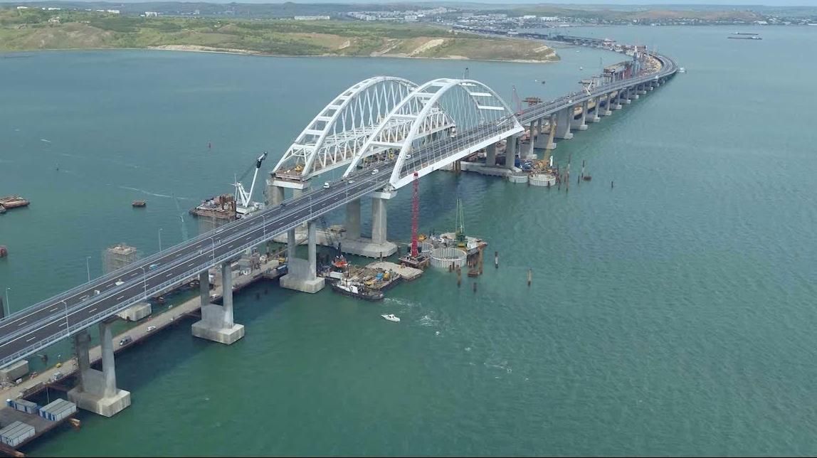 Нова халепа із Кримським мостом: у МінТОТ розповіли про помилку окупантів