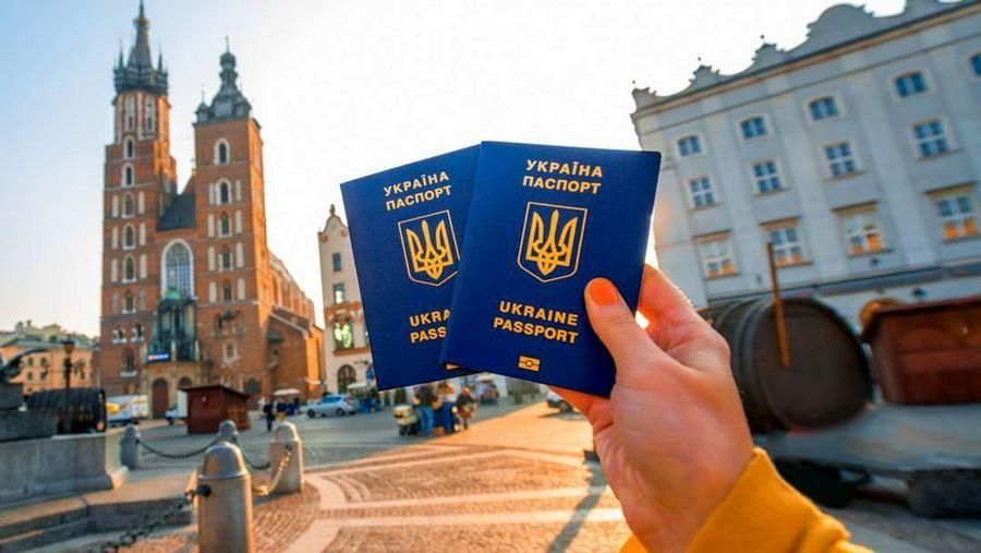 Прикордонники назвали країни, в які українці найбільше подорожували без віз