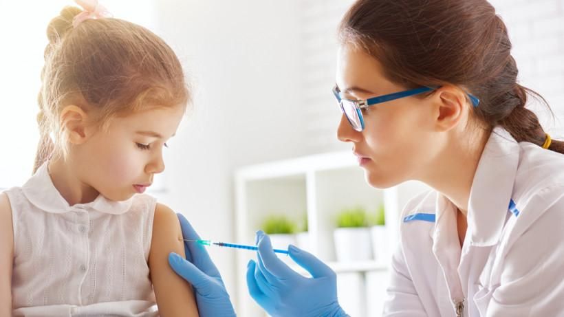 На Львівщині вперше в Україні проведуть масову вакцинацію школярів 