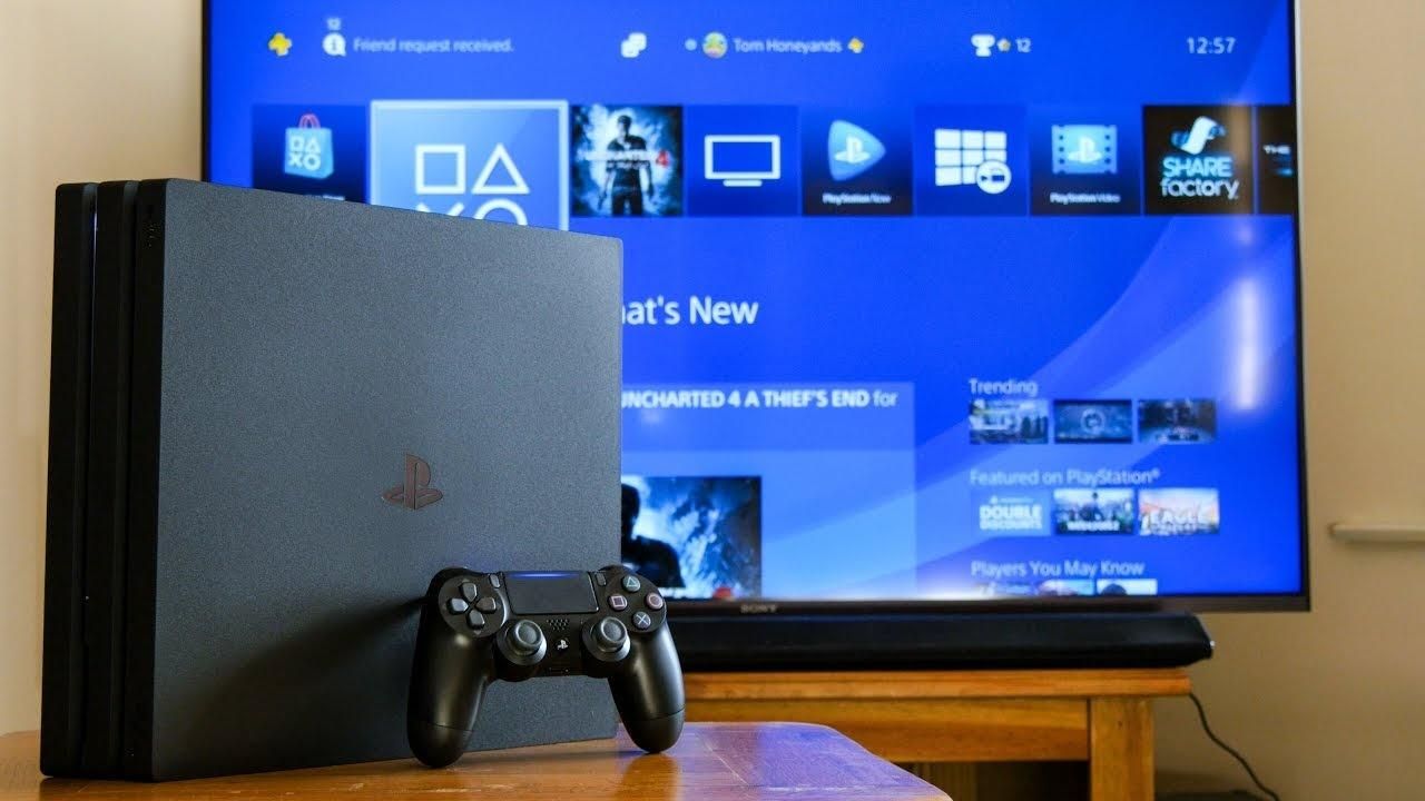 Геймер перетворив PlayStation 4 Pro на справжній витвір мистецтва: відео Геймер перетворив PlayStation 4 Pro на справжній витвір мистецтва: відео