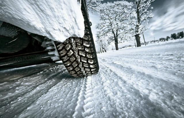 Из-за непогоды в Запорожье ограничили движение транспорта Из-за непогоды в Запорожье ограничили движение транспорта