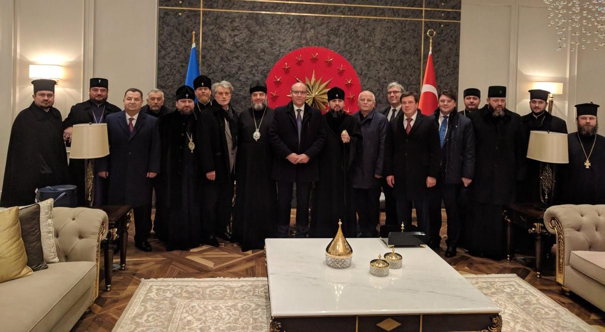 Українська делегація прибула до Стамбулу для отримання Томосу: перші фото Українська делегація прибула до Стамбулу для отримання Томосу: перші фото