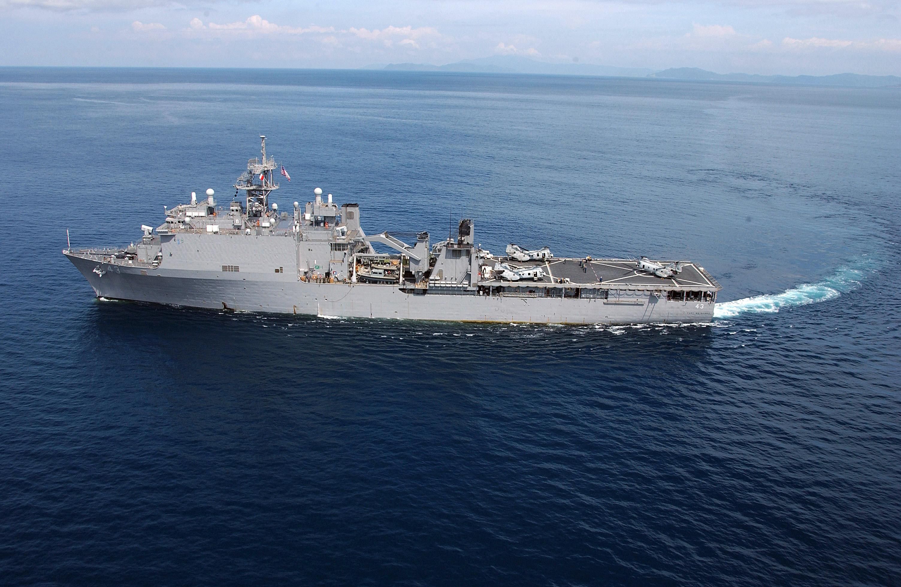 В Черное море идет десантный корабль морской пехоты США: фото
