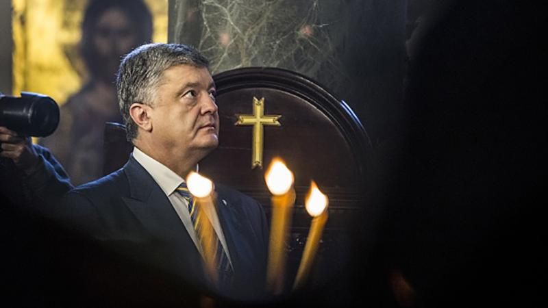 Порошенко з Фанару привітав українців з Різдвом Порошенко з Фанару привітав українців з Різдвом