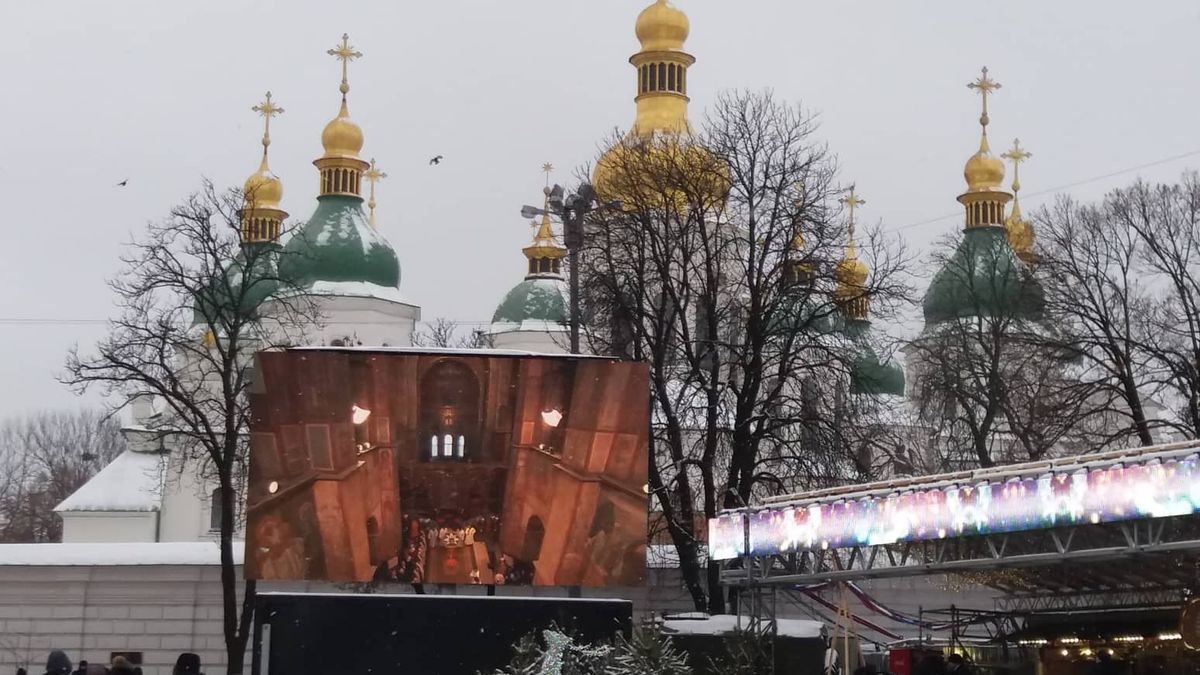 Епифаний начал рождественскую литургию в Софийском соборе: фото и видео Епифаний начал рождественскую литургию в Софийском соборе: фото и видео