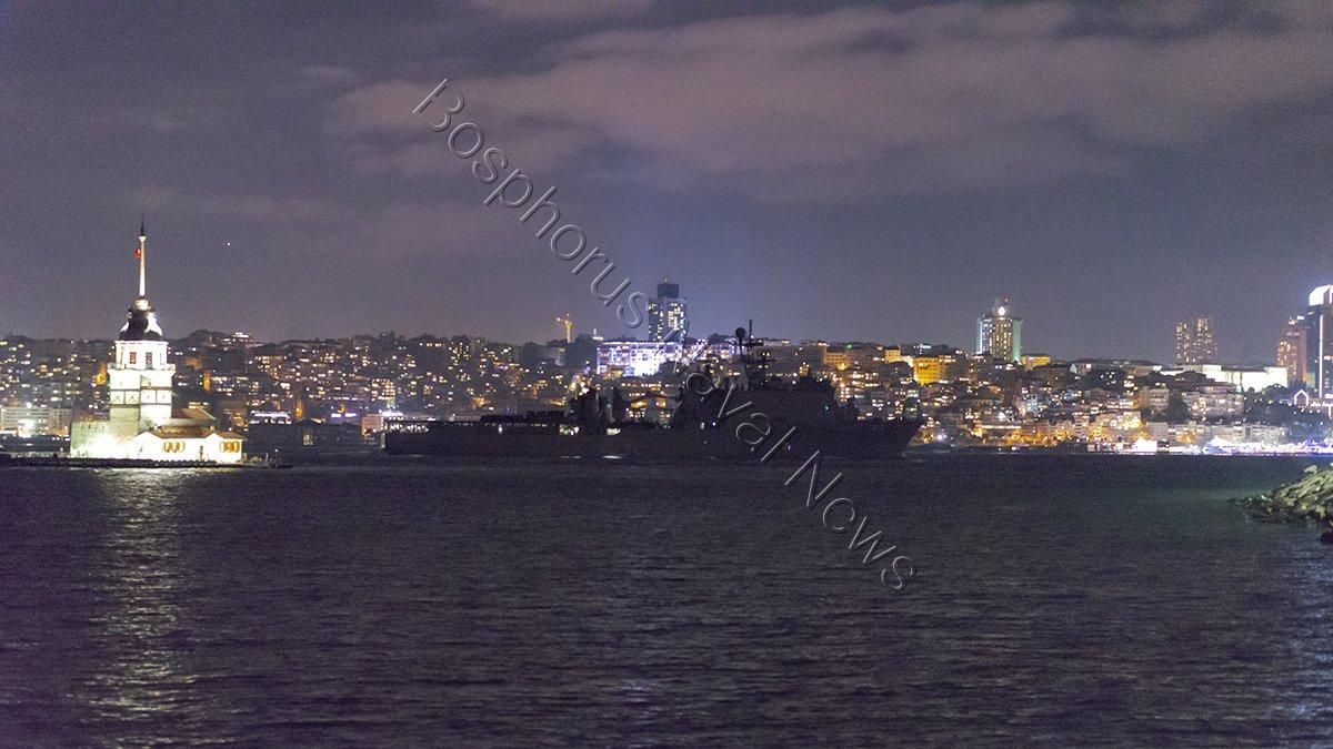 Десантный корабль США вошел в Черное море: фото Десантный корабль США вошел в Черное море: фото