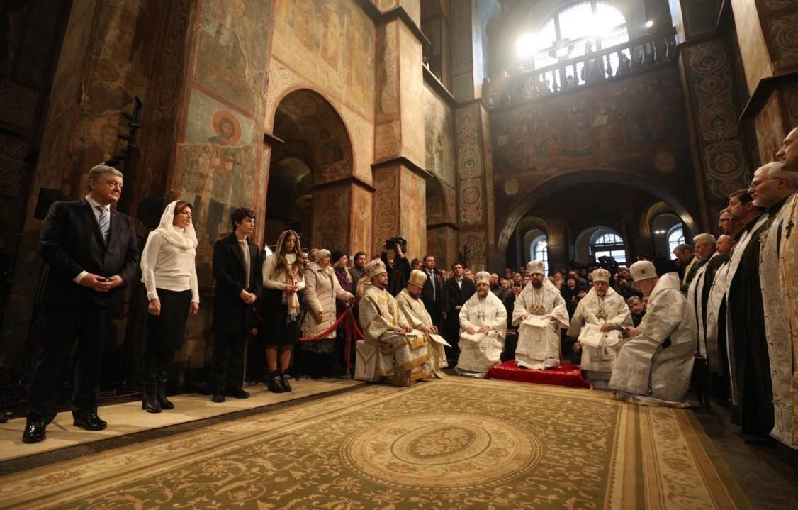 "Святейшая Церковь Украины" Порошенко призвал мир признать ПЦУ
