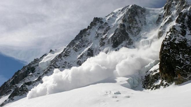 В Альпах за выходные лавиной убило семерых туристов В Альпах за выходные лавиной убило семерых туристов