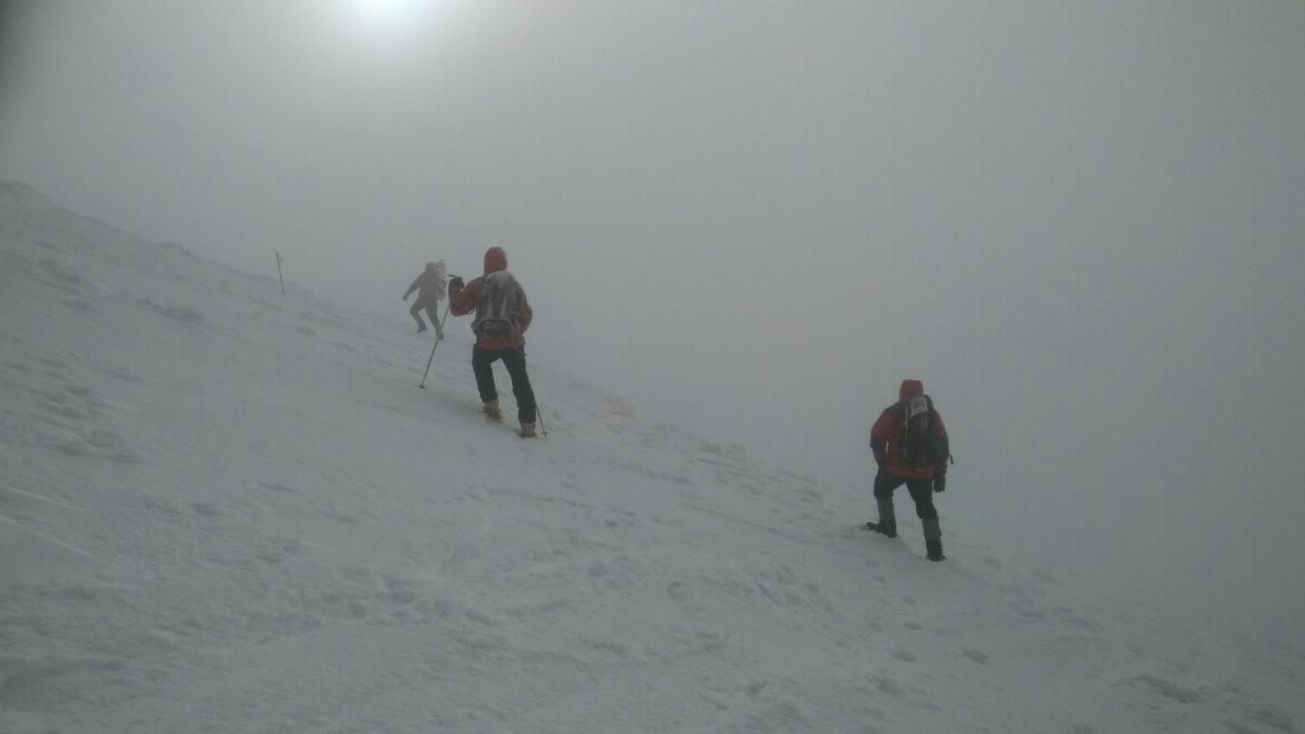 Заблудившиеся в Карпатах туристы: еще одного мужчину не могут найти третьи сутки Заблудившиеся в Карпатах туристы: еще одного мужчину не могут найти третьи сутки