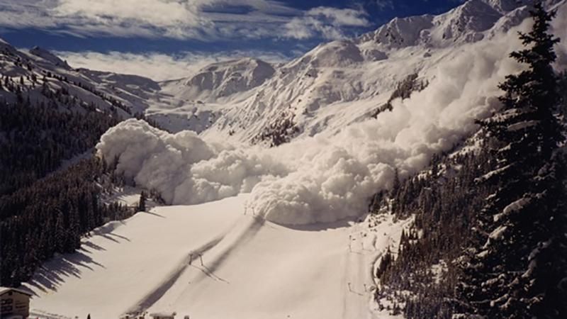 Що робити, аби не потрапити у снігову пастку в горах: поради та застереження від ДСНС