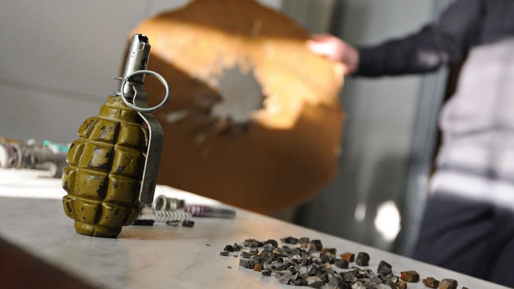 Взрыв гранаты в Мариуполе: один из погибших – подозреваемый в штурме воинской части