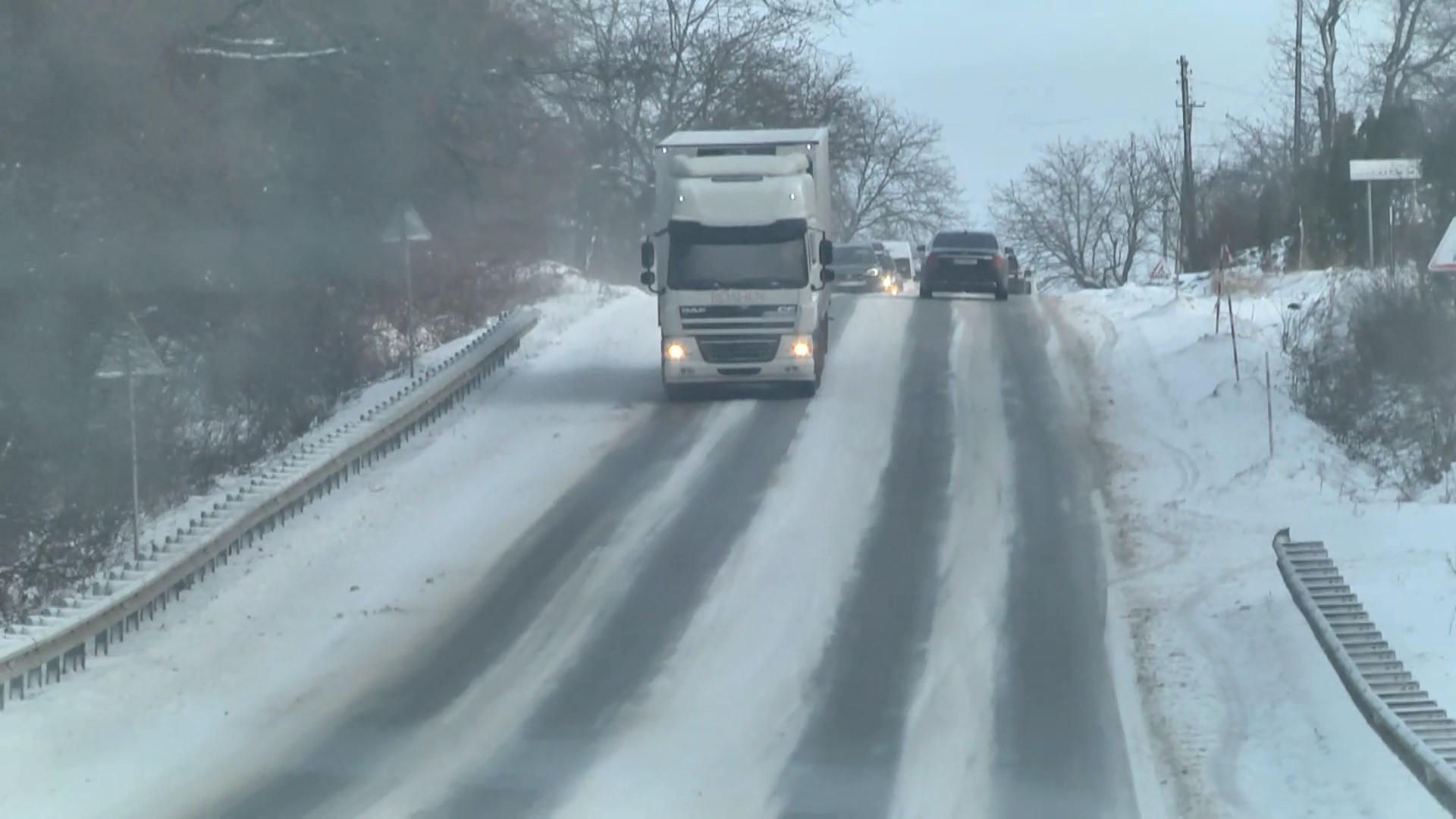 Україна оговтується від Різдвяних снігопадів: синоптики попереджають про нову негоду Україна оговтується від Різдвяних снігопадів: синоптики попереджають про нову негоду
