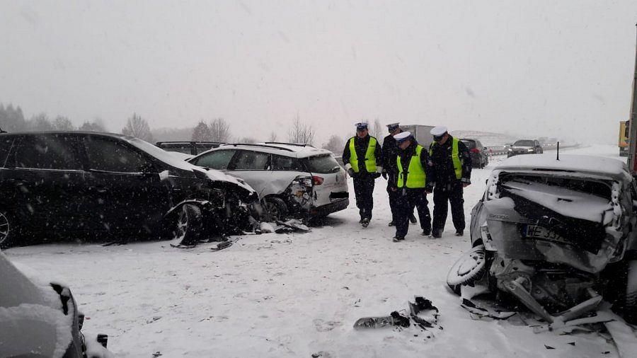 У Польщі сталася масштабна аварія: зіткнулися відразу 17 авто