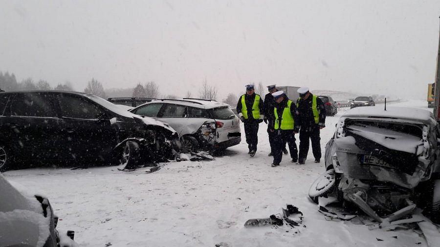 В Польше произошла масштабная авария: столкнулись сразу 17 автомобилей