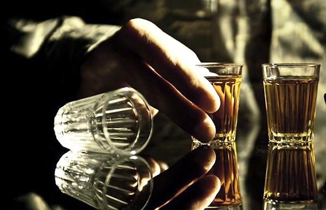 Офицеры ВСУ попали в скандал из-за пьянства: их "уволили" задним числом
