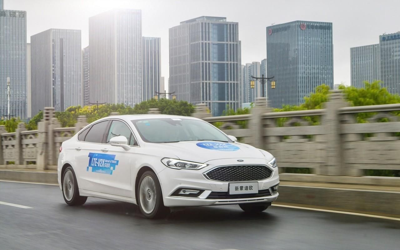 Qualcomm продемонстрировала технологию для "общения" между автомобилями: детали Qualcomm продемонстрировала технологию для "общения" между автомобилями: детали