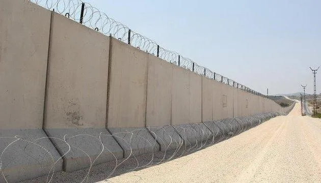 Дональд Трамп прагне побудувати стіну на кордоні з Мексикою