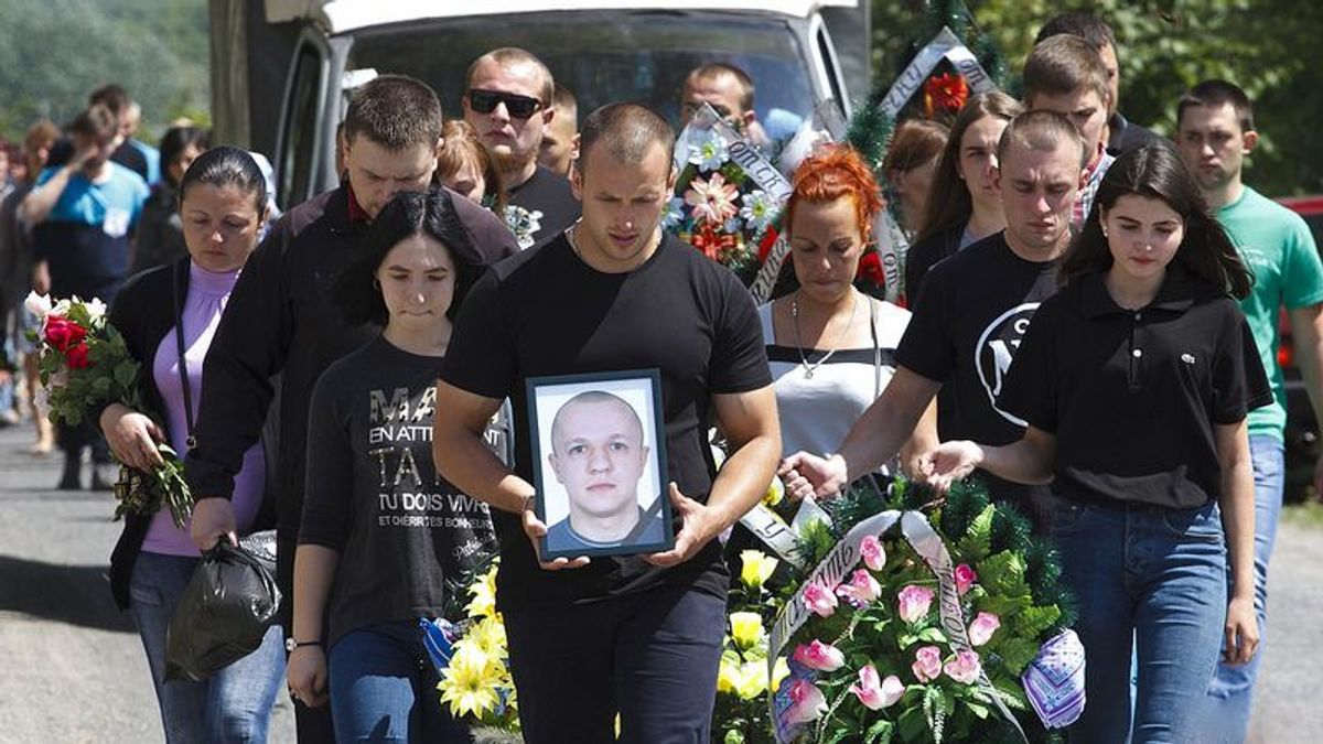 Справу повішеного активіста Бичка на Харківщині закрили: які моторошні факти приховала поліція Справу повішеного активіста Бичка на Харківщині закрили: які моторошні факти приховала поліція