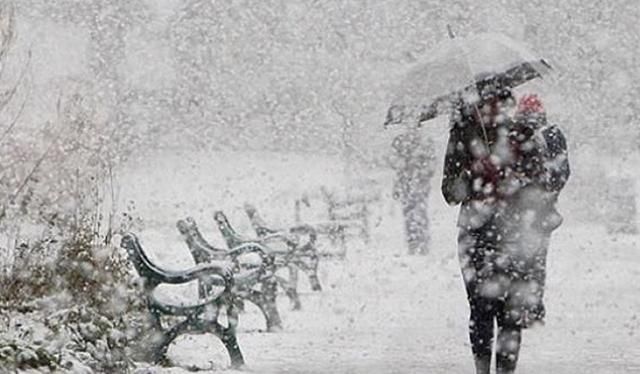 Україну накриють сильні снігопади та хуртовини: перелік областей Україну накриють сильні снігопади та хуртовини: перелік областей