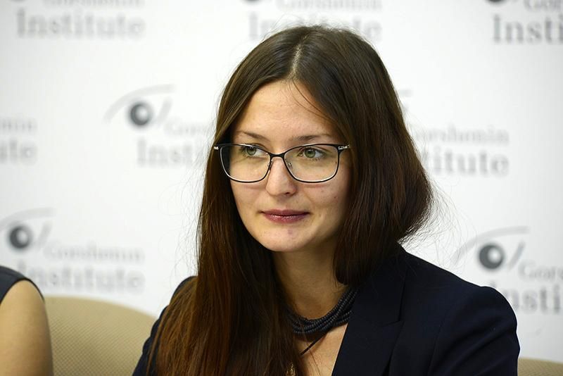 "Почитайте эту ерунду": эксперт резко прокомментировала предвыборные кампании "Почитайте эту ерунду": эксперт резко прокомментировала предвыборные кампании