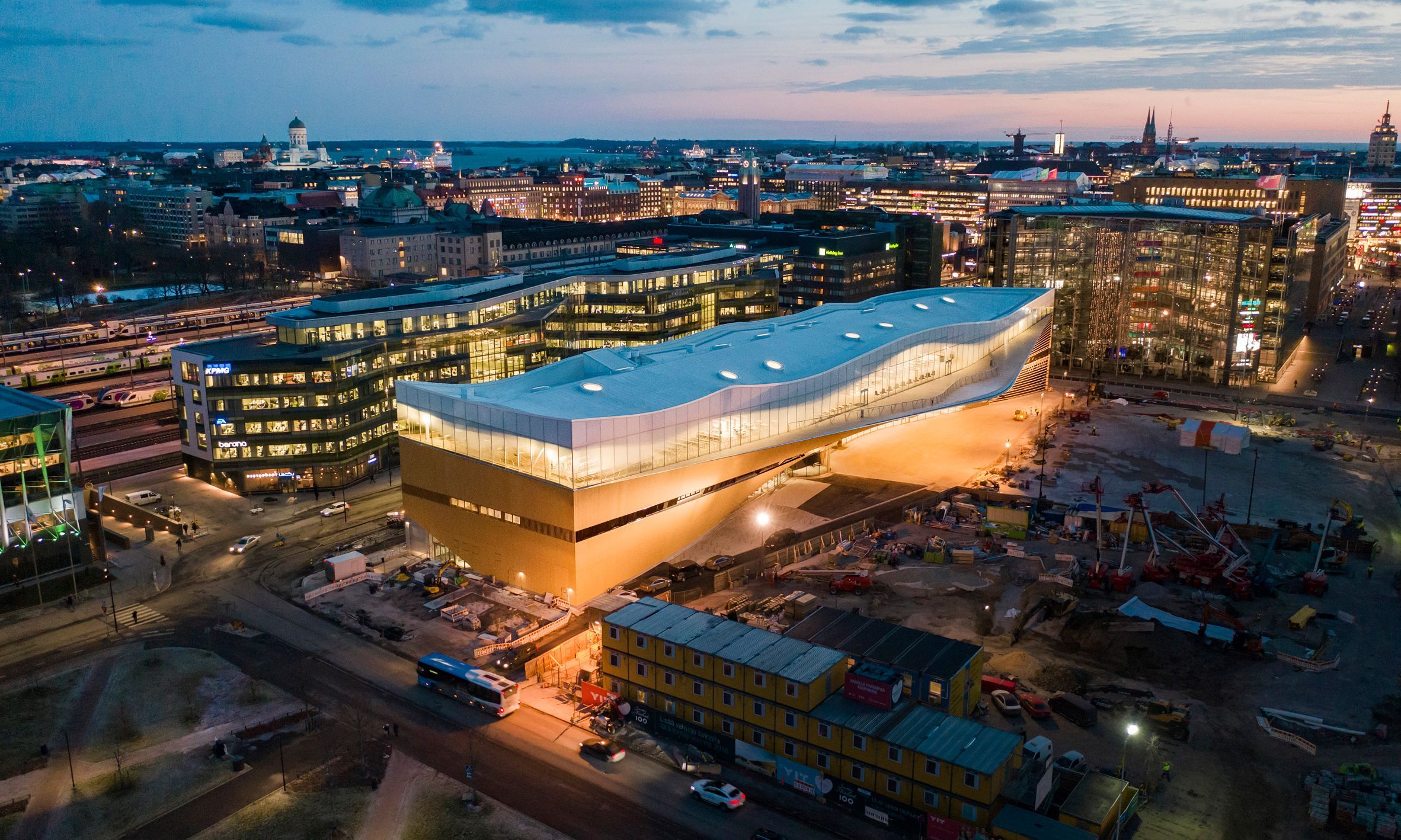 Книжный рай: чем снаружи и внутри поражает здание центральной библиотеки Хельсинки