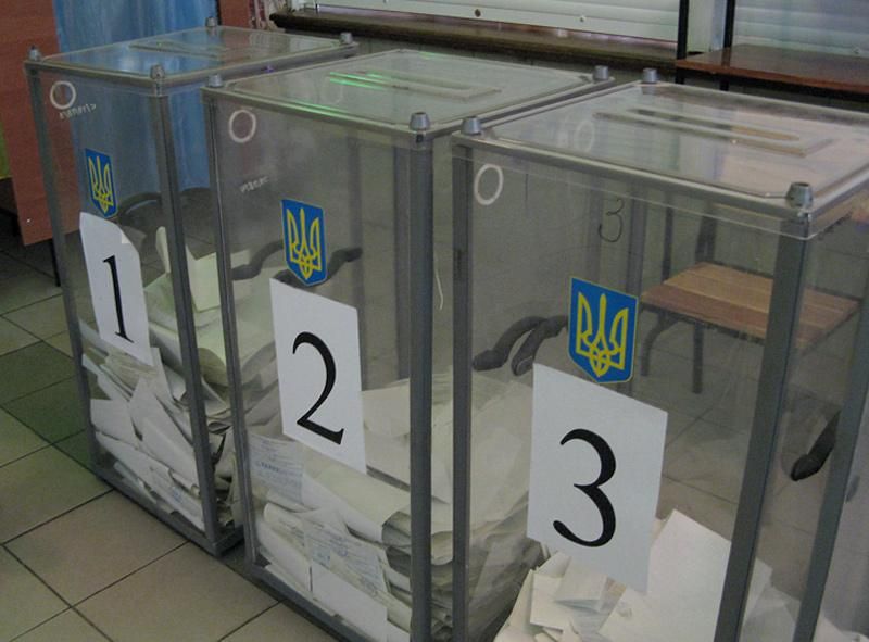 Заборона участі російських спостерігачів у виборах в Україні: з'явилась реакція Кремля