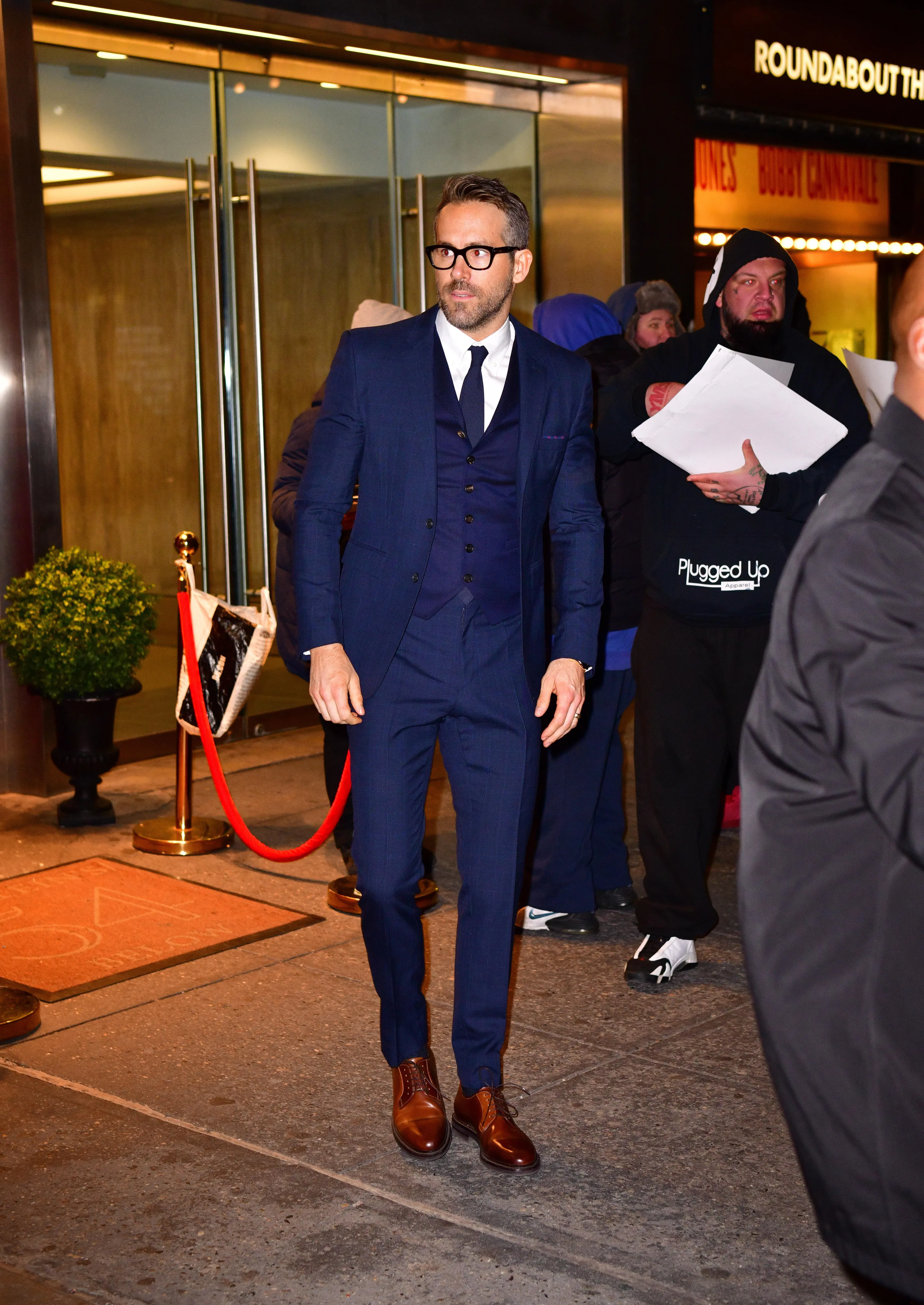 Раяй Рейнольдс, Дедпул на закритій вечірці для Емілі Блант