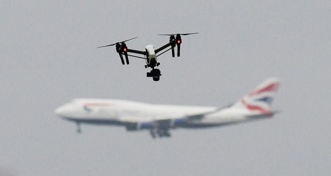Сумний досвід атаки дронів у Британії: чи можуть безпілотники зупиняти роботу аеропортів України