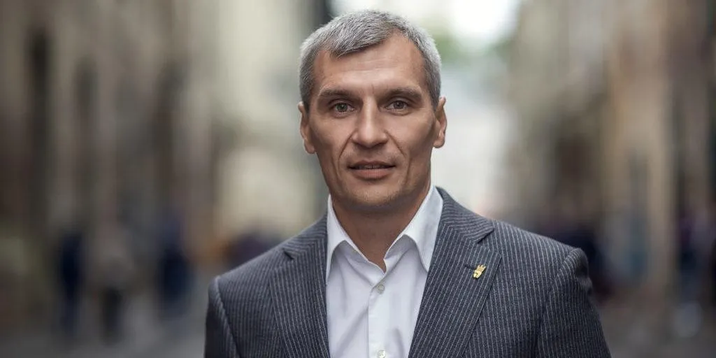 руслан кошулинський руслан кошулинський