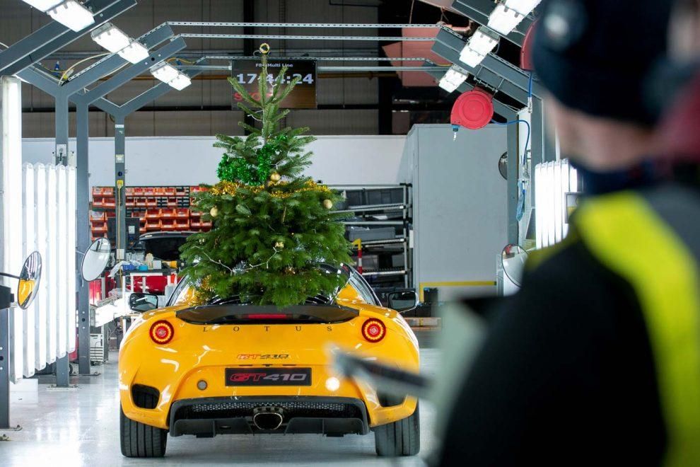 Lotus оригинально поздравил своих поклонников с праздниками. Эксклюзивный флагман Lincoln Lotus оригинально поздравил своих поклонников с праздниками. Эксклюзивный флагман Lincoln