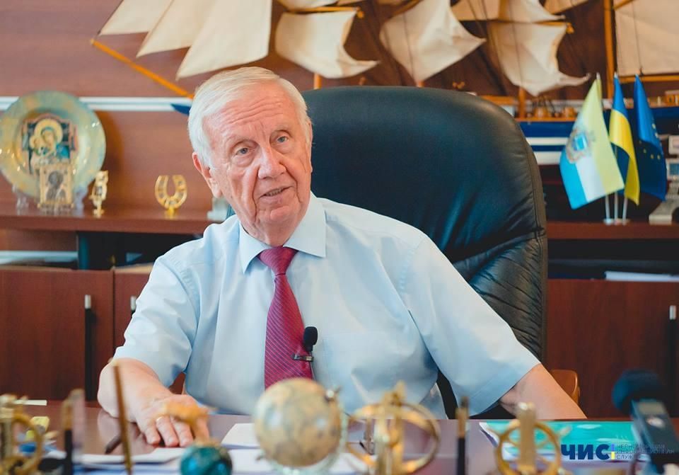 Депутат запропонував відправити в дострокову відставку мера Чорноморська Валерія Хмельнюка Депутат запропонував відправити в дострокову відставку мера Чорноморська Валерія Хмельнюка