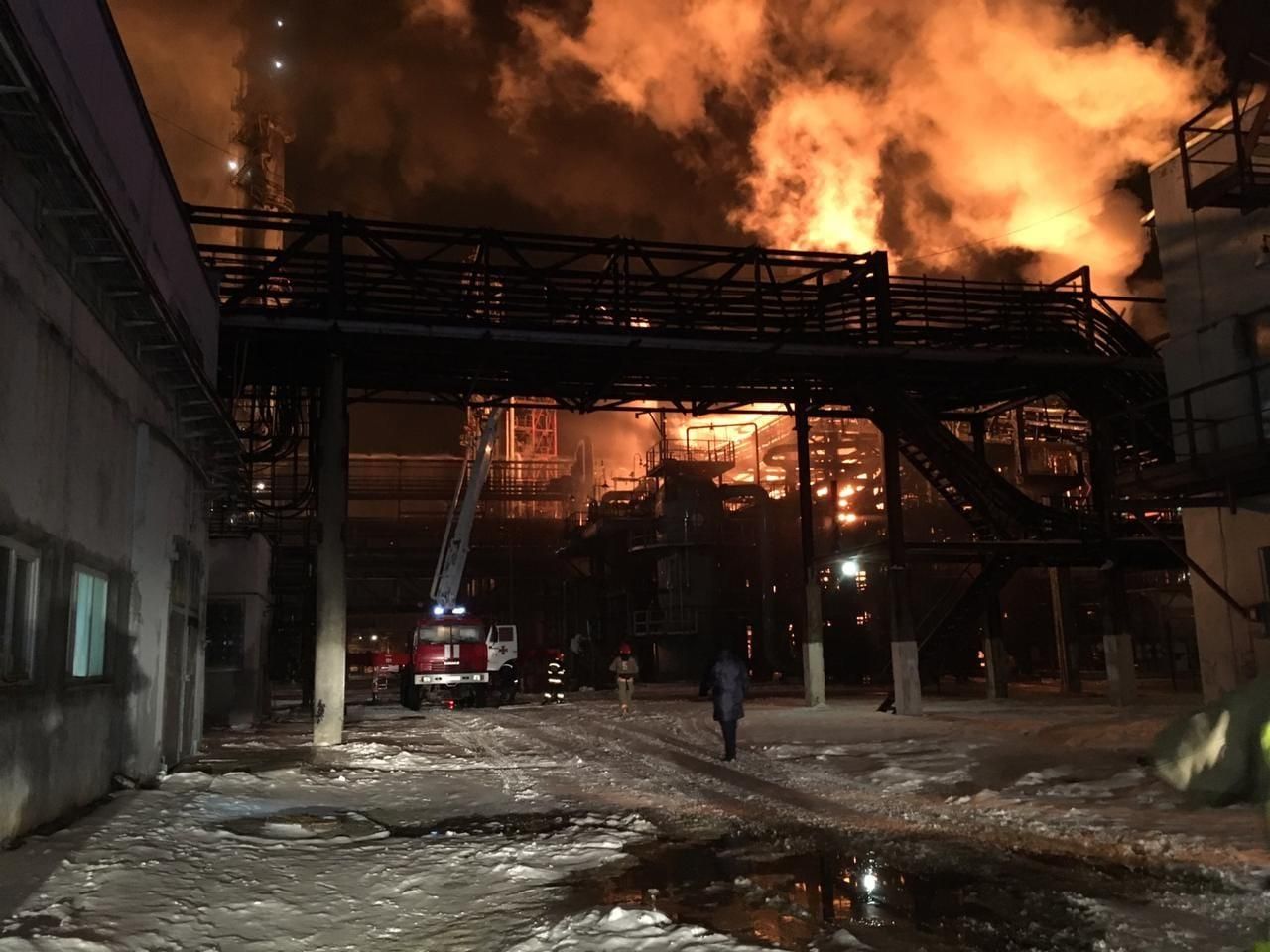 Пожар в Калуше 12 января 2019: пожар на химзаводе в Калуше - фото и видео