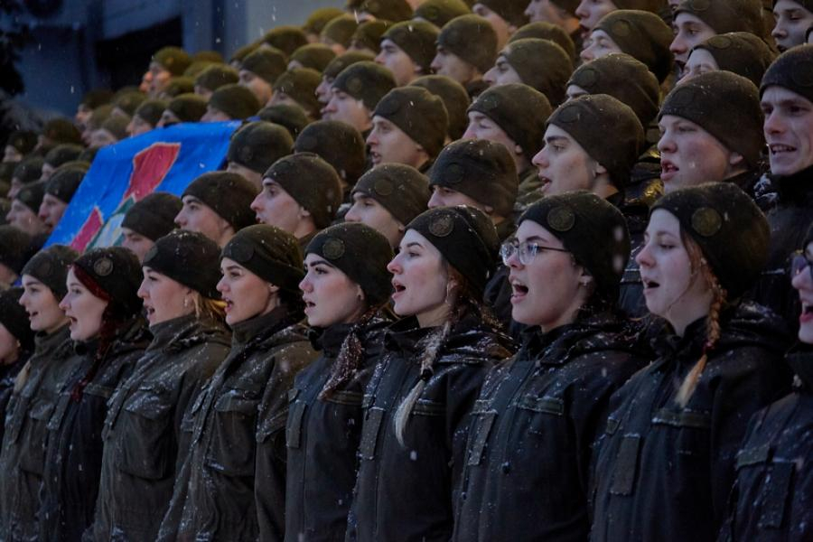 Курсанты академии Нацгвардии устроили флешмоб в поддержку пленных моряков: впечатляющее видео