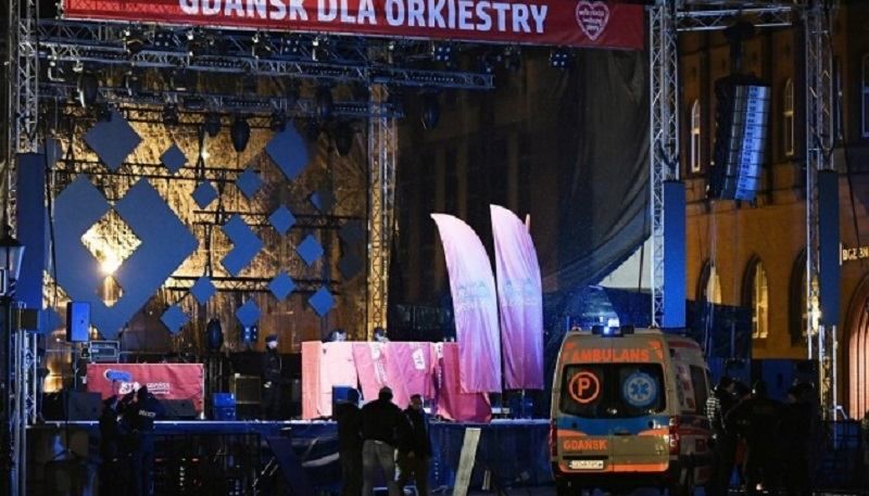 Лікарі відновили роботу серця пораненого мера Гданська, – президент Польщі Лікарі відновили роботу серця пораненого мера Гданська, – президент Польщі