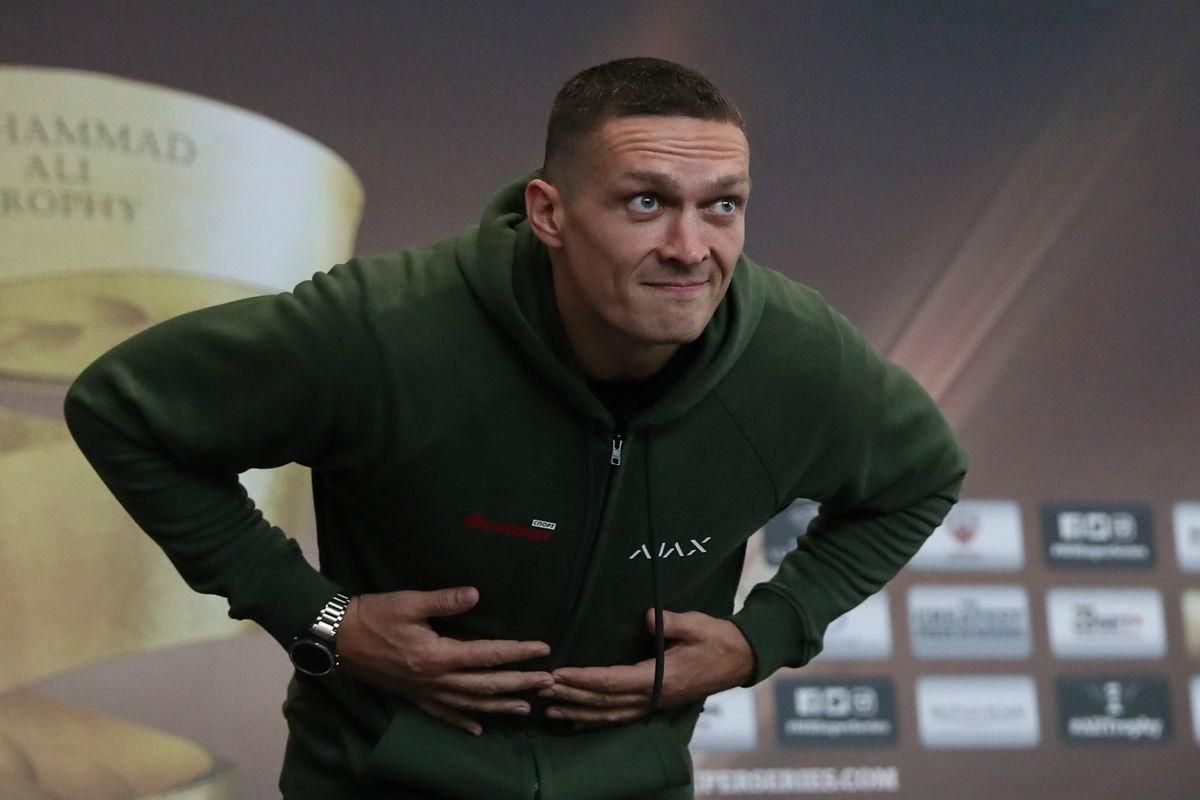 Усик прогулявся по готелю у футболці "Динамо": відео