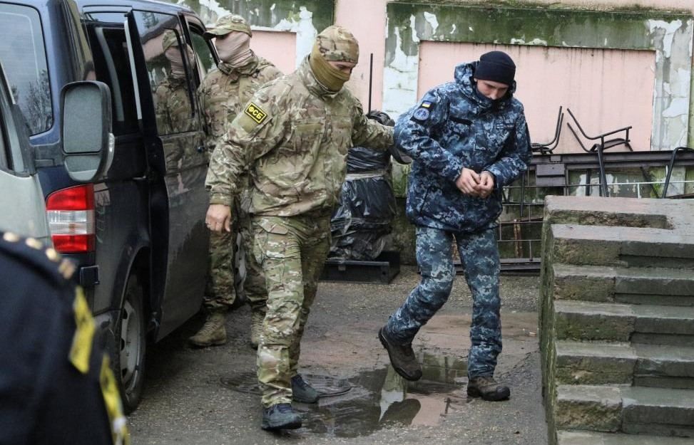Українські моряки у в'язницях Росії: ФСБ озвучила обурливу вимогу щодо судових засідань