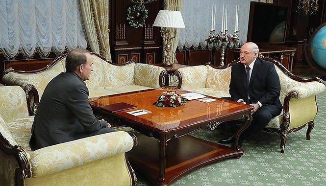 Назвал войну "недоразумением": Лукашенко и Медведчук поговорили об Украине