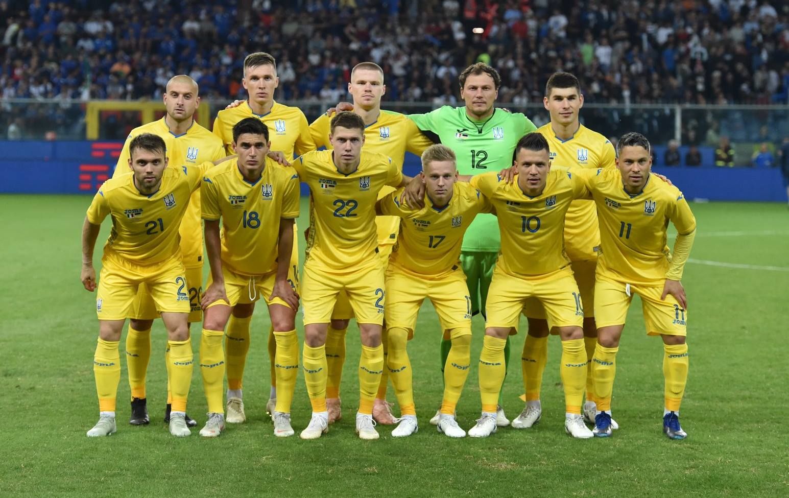 Футболісти збірної України виконали щедрівку: відео