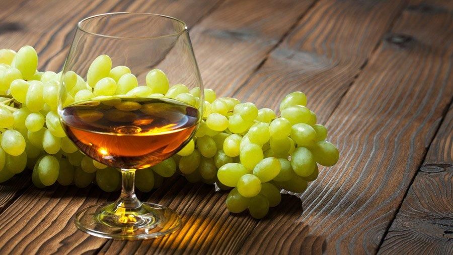 Коньяк в Украине будут называть по-новому: какое название выбрали украинцы Коньяк в Украине будут называть по-новому: какое название выбрали украинцы