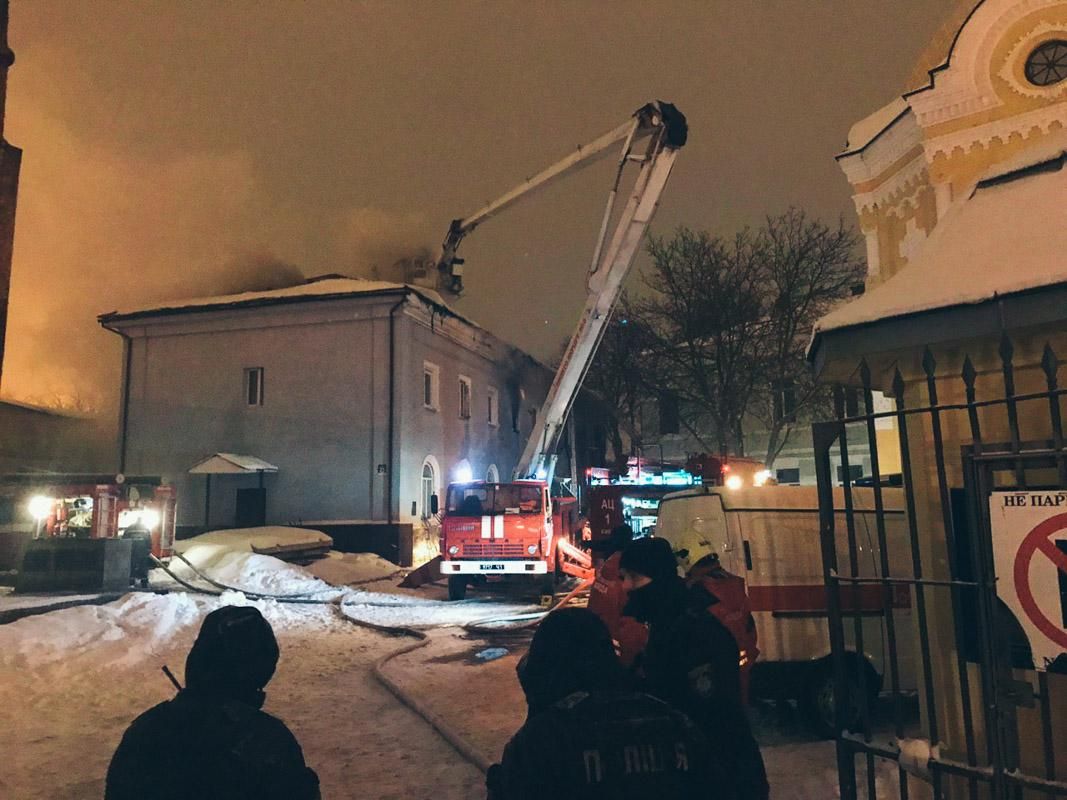 Пожежу у Києво-Печерській лаврі повністю загасили Пожежу у Києво-Печерській лаврі повністю загасили