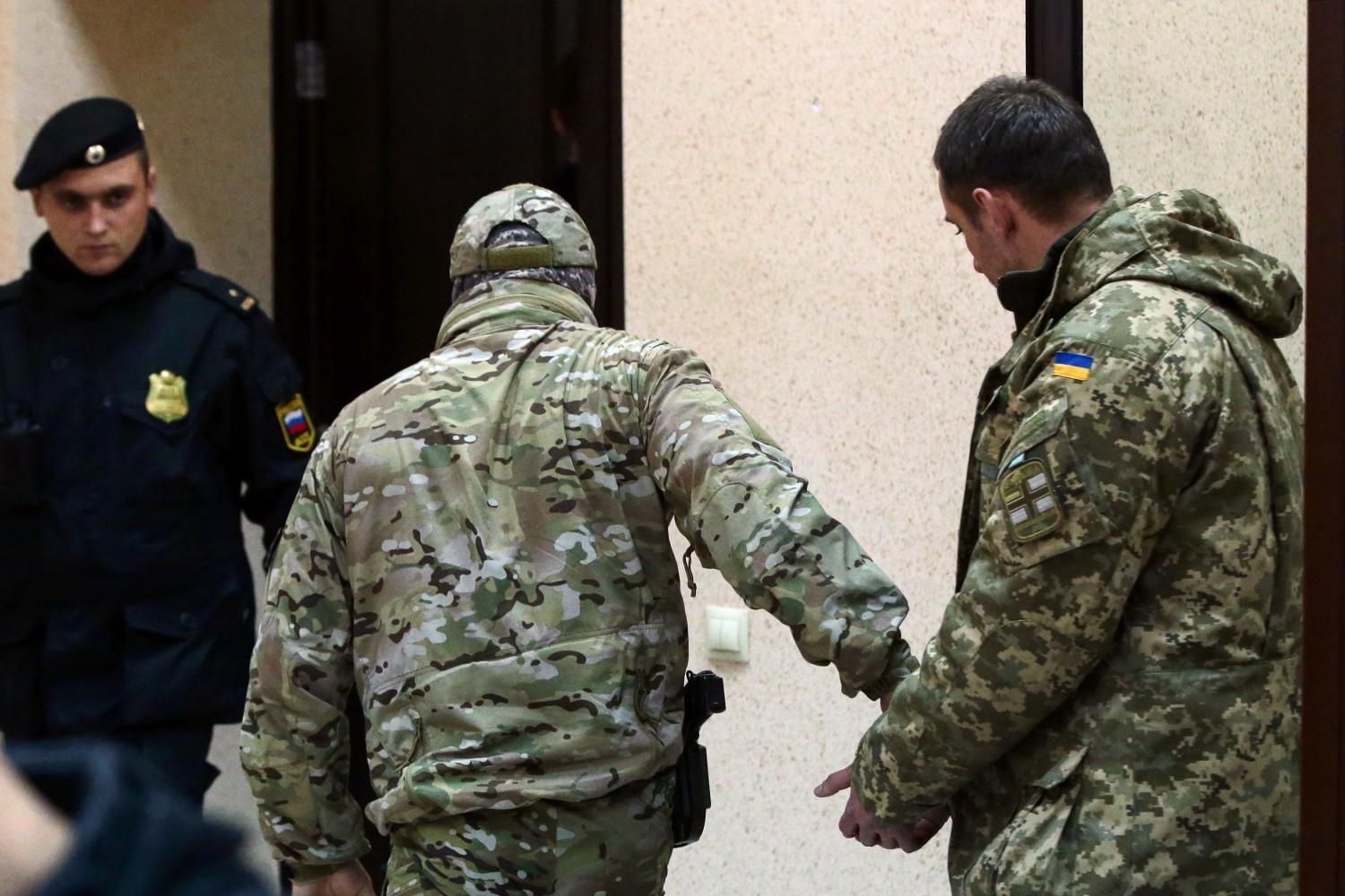 "Ура Україні": у Москві під судом вимагають звільнити українських моряків, є фото