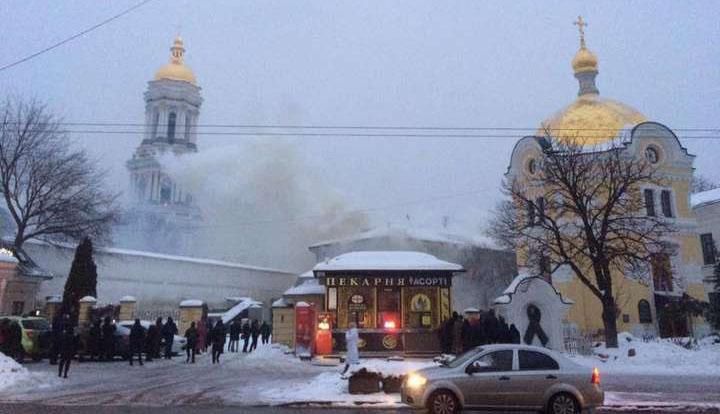 За підпал у Києво-Печерській лаврі поліція затримала молодого безхатька: фото За підпал у Києво-Печерській лаврі поліція затримала молодого безхатька: фото