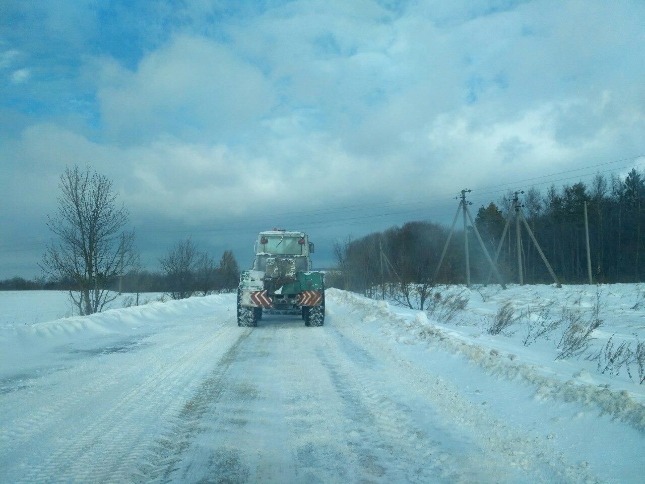 Мощные снегопады на Львовщине заблокировали движение транспорта: где невозможен проезд