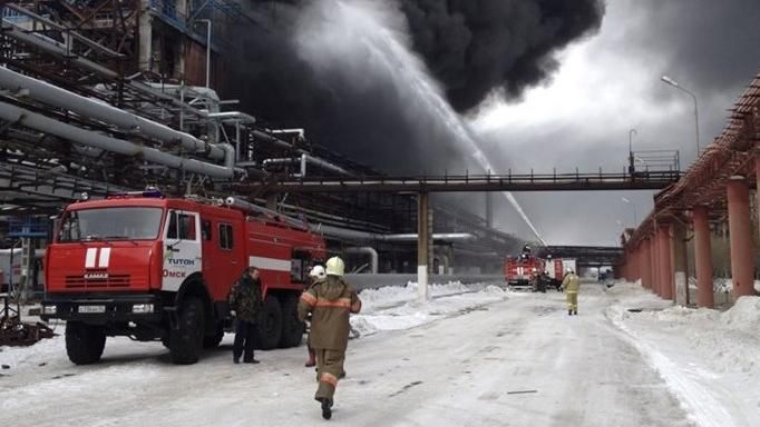 Чергові вибух з пожежею розбурхали Росію – цього разу на заводі поблизу Петербурга: є потерпілі 