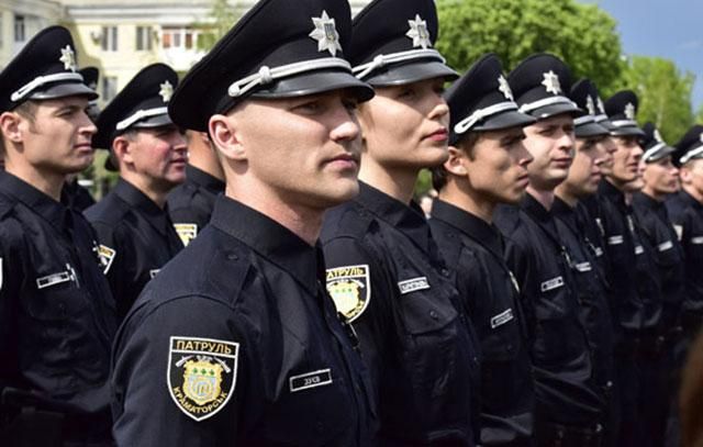 "Кадровий голод": скільки тисяч патрульних не вистачає в Україні "Кадровий голод": скільки тисяч патрульних не вистачає в Україні