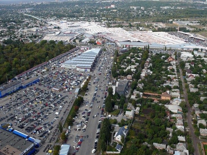 "Ексклюзивна оренда": як працює схема Кернеса на ринках Харкова "Ексклюзивна оренда": як працює схема Кернеса на ринках Харкова